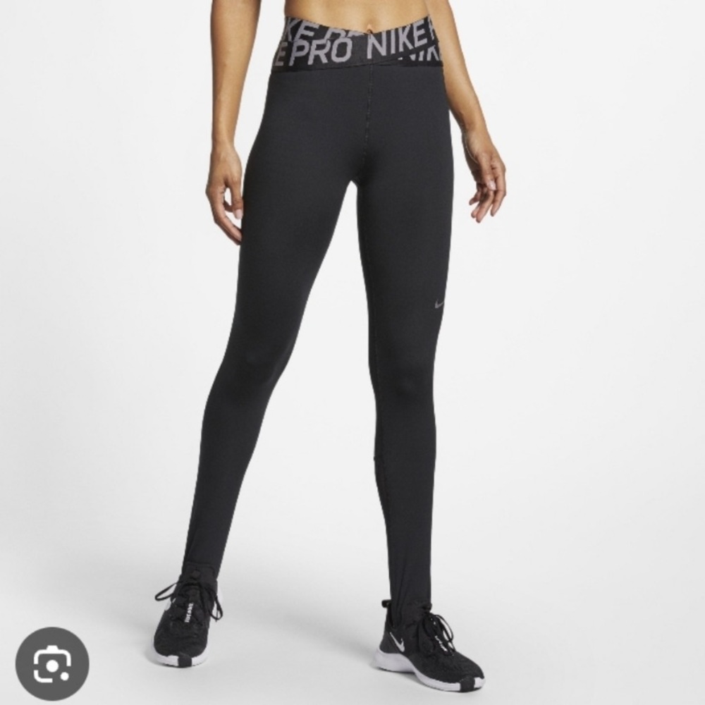 Nike Women's Intertwist Leggings